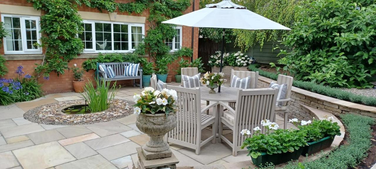 Harlequin B&B Ledbury Exterior photo