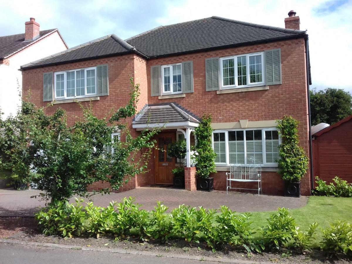 Harlequin B&B Ledbury Exterior photo